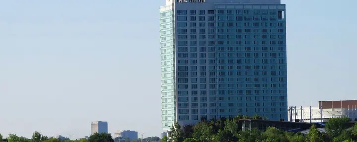 Hilton Lac-Leamy tower above Leamy Lake
